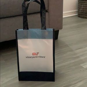 Vineyard vines bag